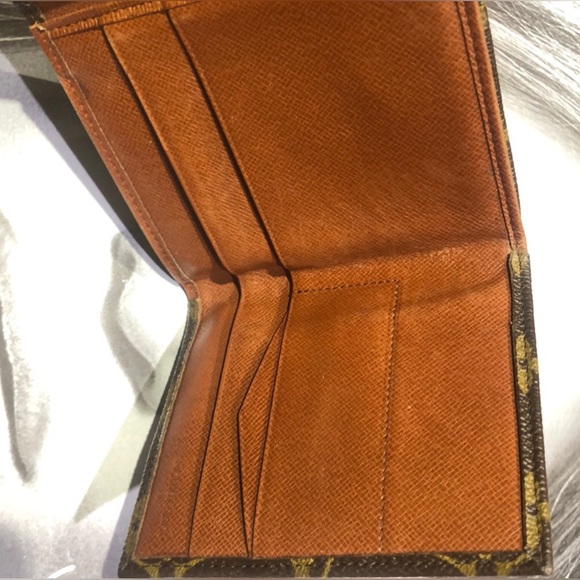 Louis Vuitton Monogram Porte Monnaie Billets Bifold Wallet - Picture 8 of 9